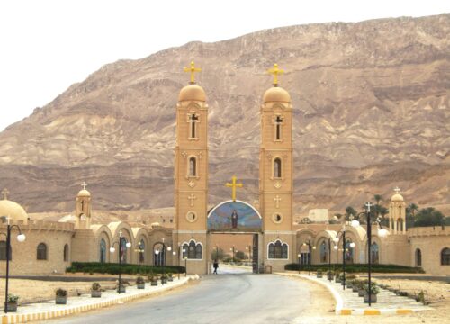 Экскурсия по частным монастырям из Хургады