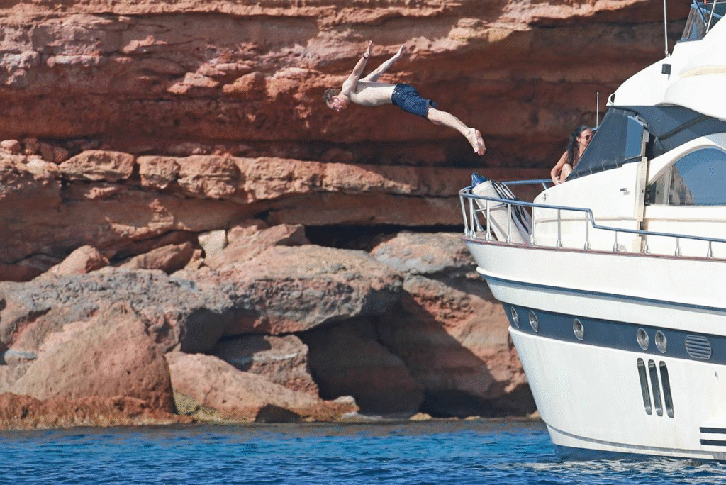 Приватный катер в Хургаде: ваше персональное морское приключение