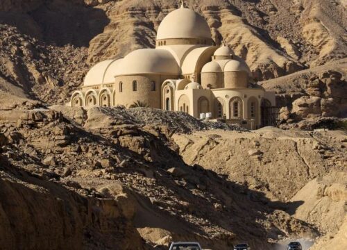 Экскурсия в монастыри Святого Антония и Святого Павла из Хургады